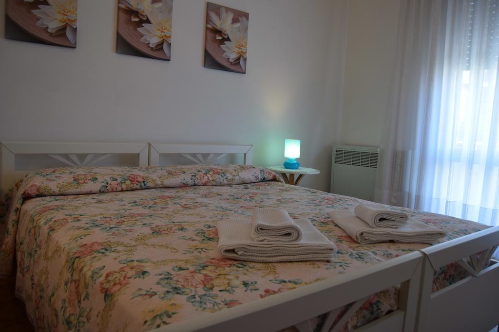 Casa Vacanza E Per Lavoro Elena E Carla Spinea Eksteriør billede